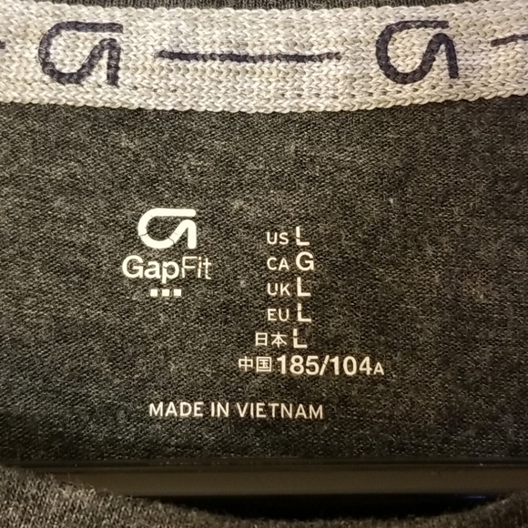 Men's GapFit T-Shirt - Picture 2 of 5
